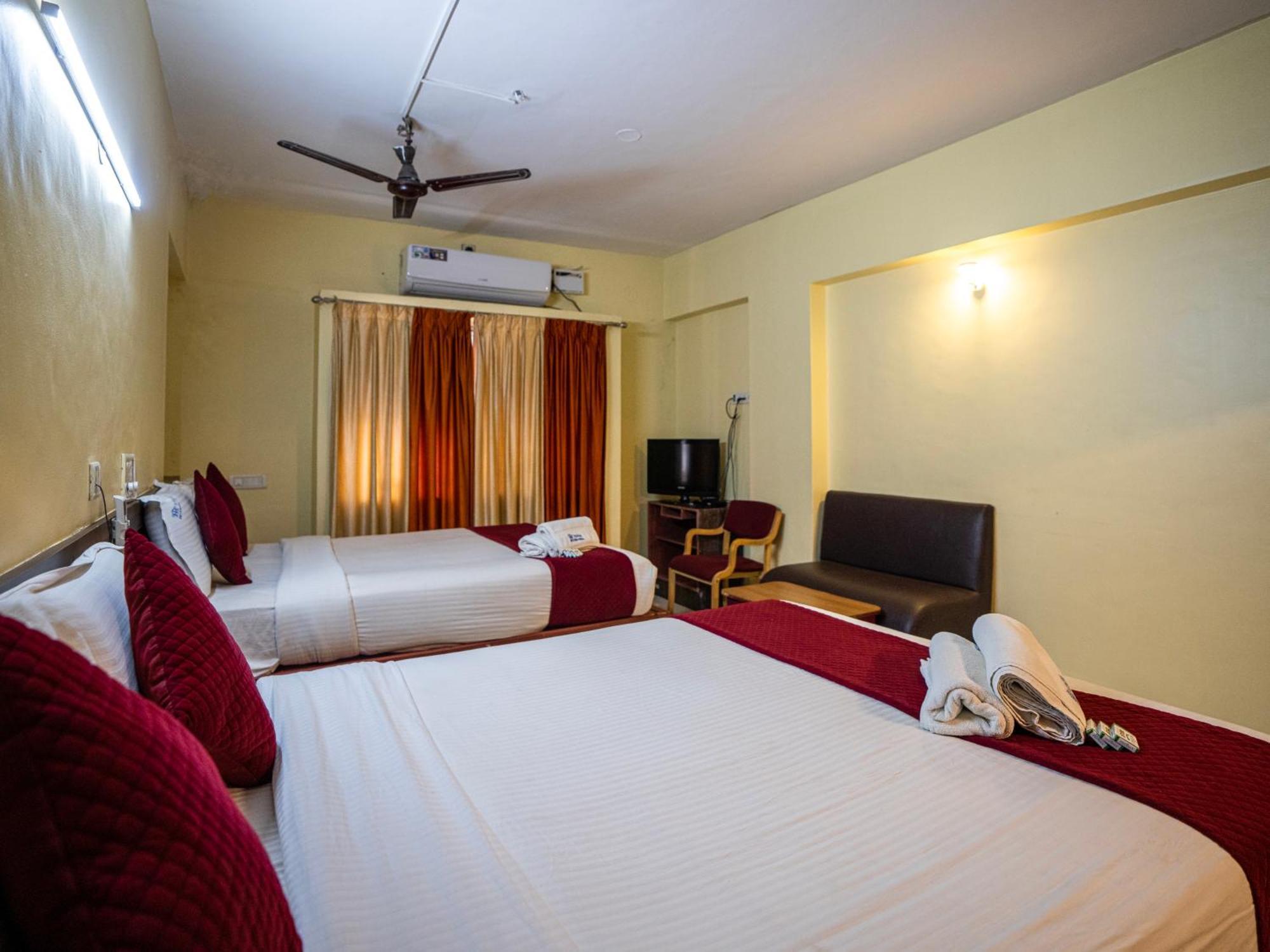 Hotel Vyshak International Mysore Exterior photo